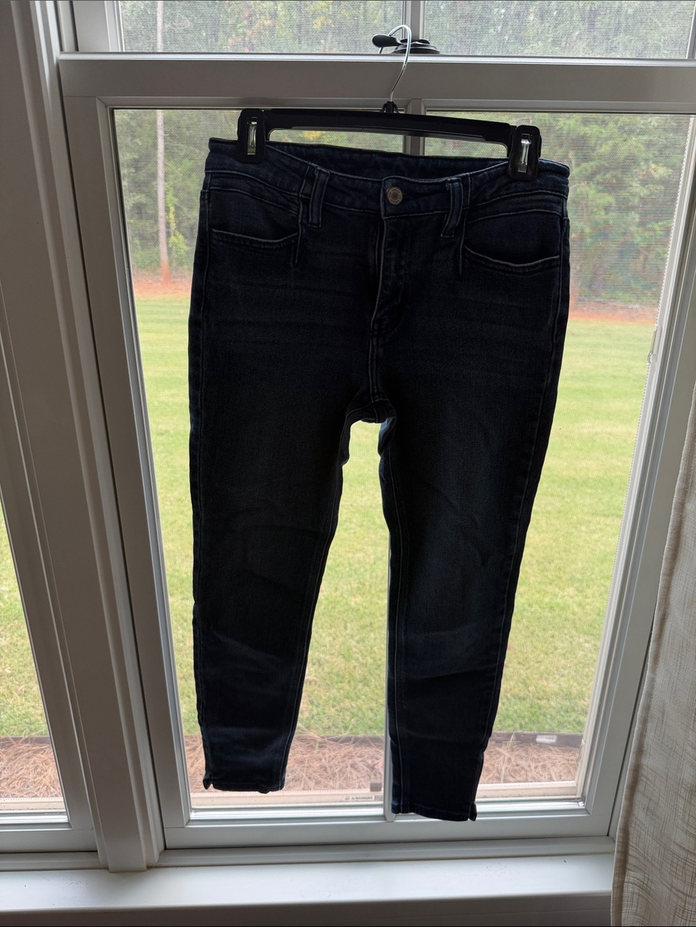 KanCan Black Skinny Jeans - Sleek Mid-Rise Fit
